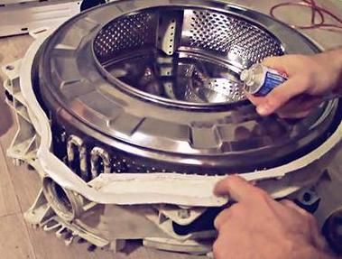 Замена подшипника барабана стиральной машины Indesit wiun 81 на дому в Москве